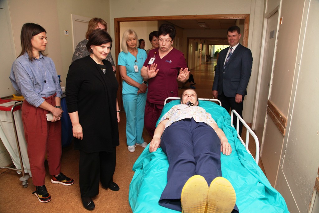 Skata slimnīcas tuvplānā