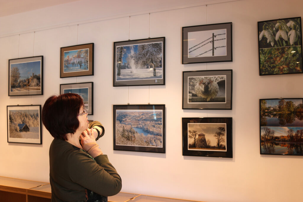Skats caur foto objektīvu