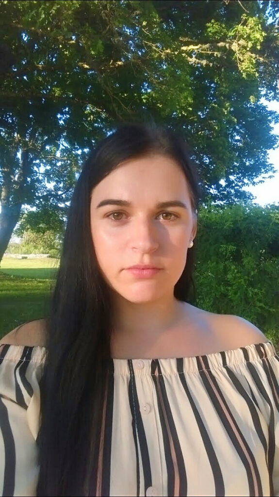 Šķībās pirmās zeķes