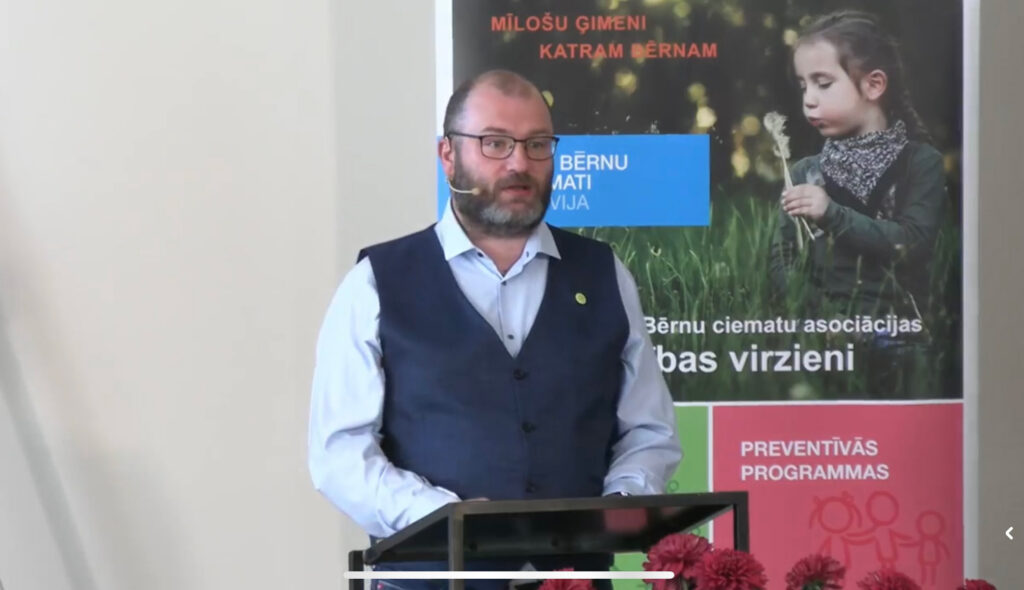Šķiramies, bet nesāpinām bērnu!