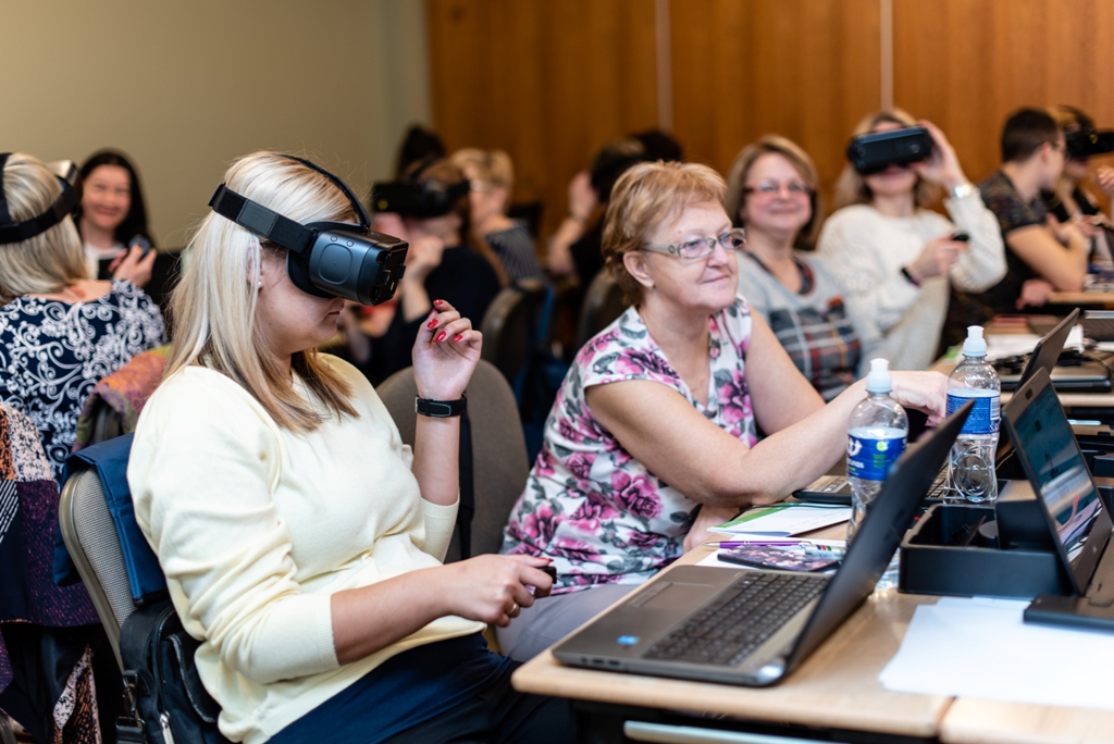 Skolā sāks izmantot virtuālās realitātes tehnoloģijas