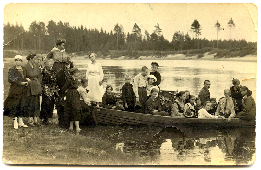 Skolotājs Kārlis Kārkliņš, Rainis un Valmieras ģimnāzistes