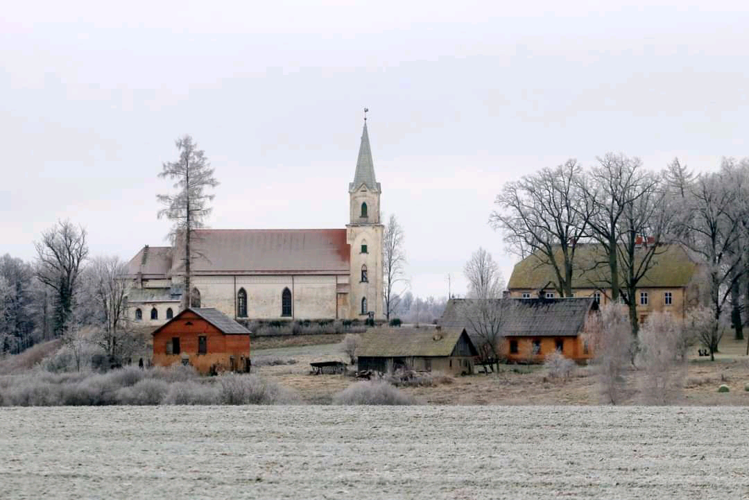 Slejas pāri Trikātas pakalniem