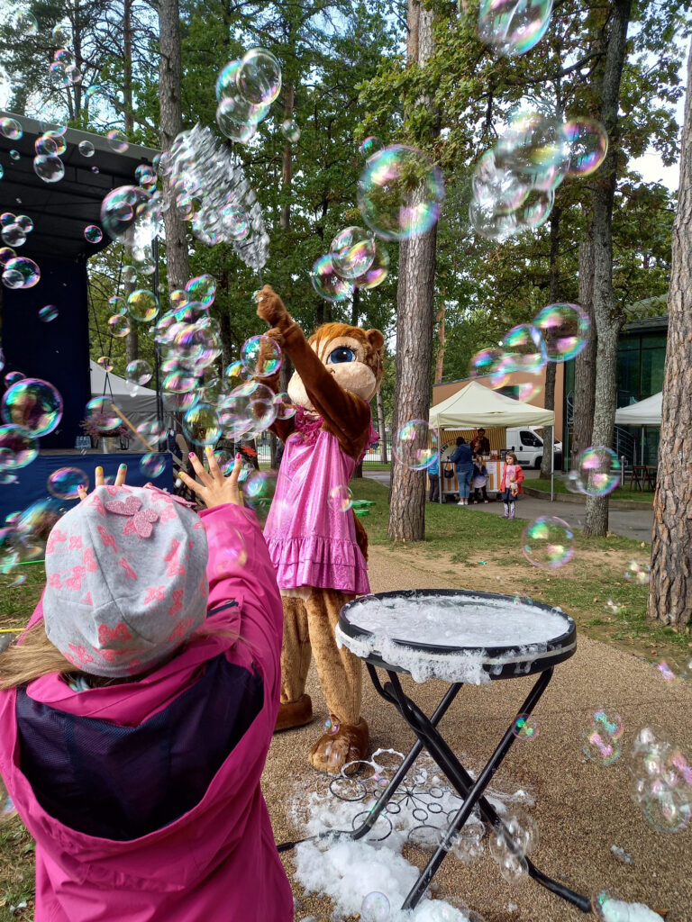 Sniegs un burbuļi Sajūtu parkā