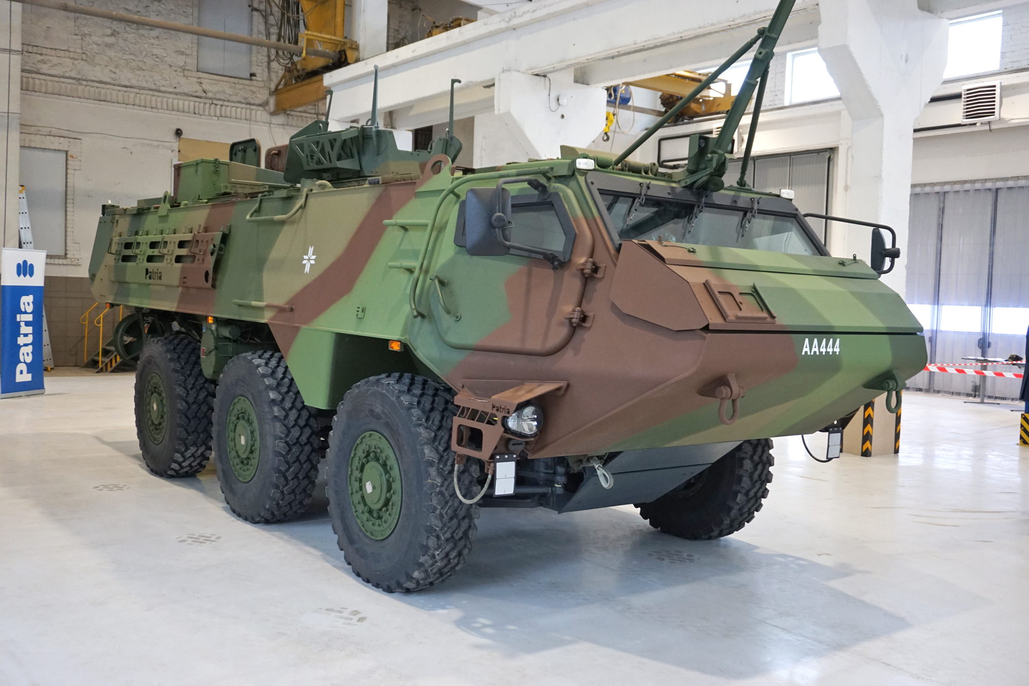 Startē bruņutransportiera  “Patria” 6×6 montāžas darbi