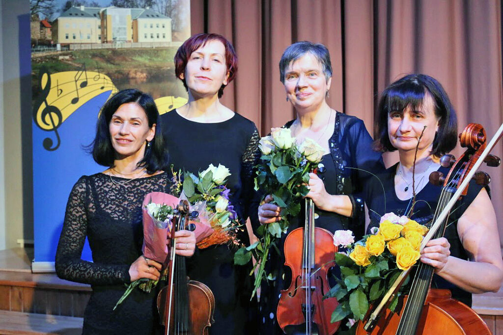 Stīgu parādei izskanot