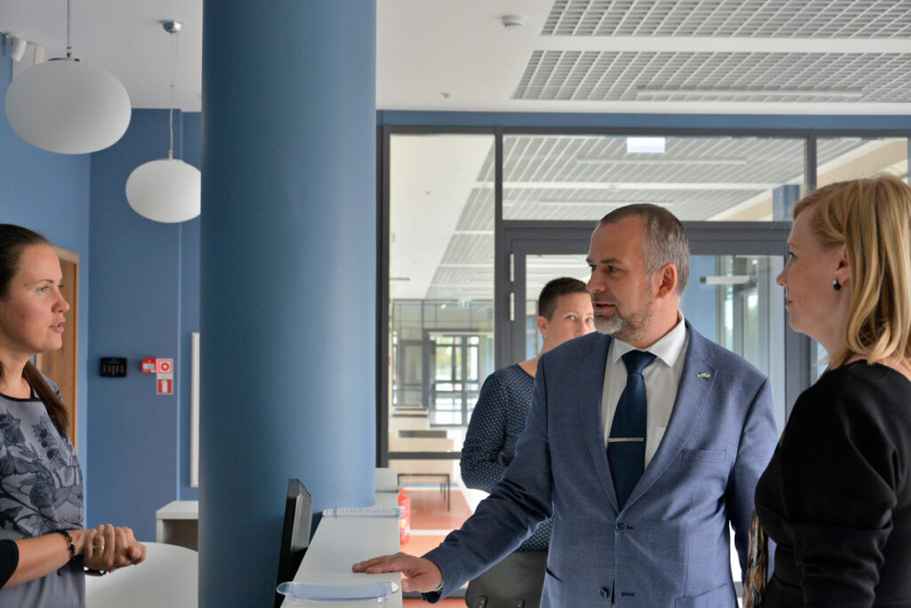 Stiprina sadarbību ar Eiropas Latviešu apvienību