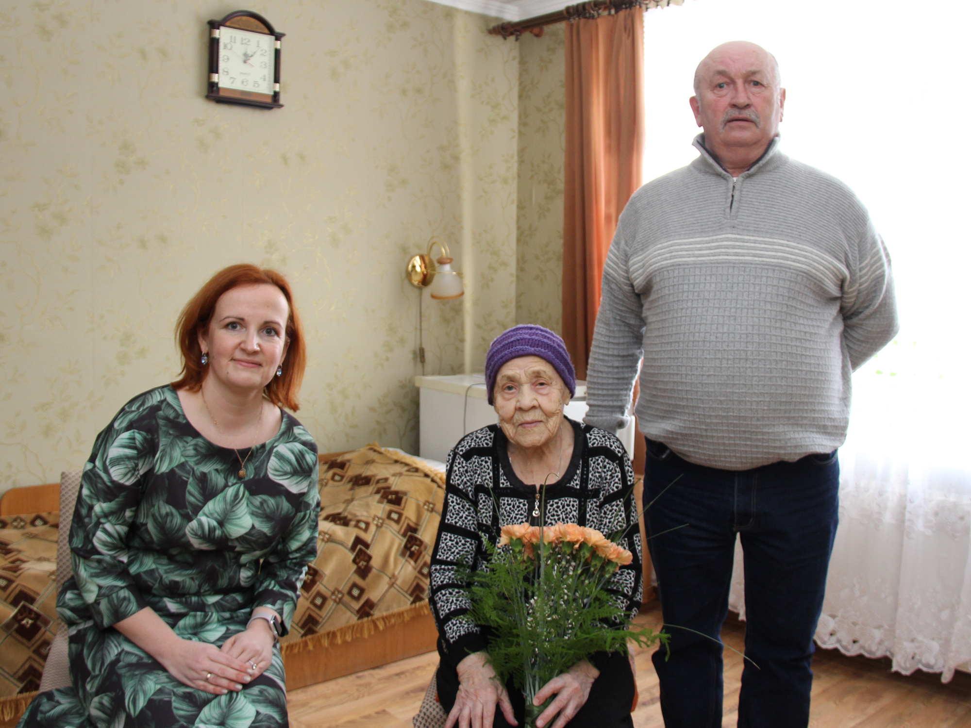Sveicam Lidiju Ustīnovas kundzi 102. dzimšanas dienā!