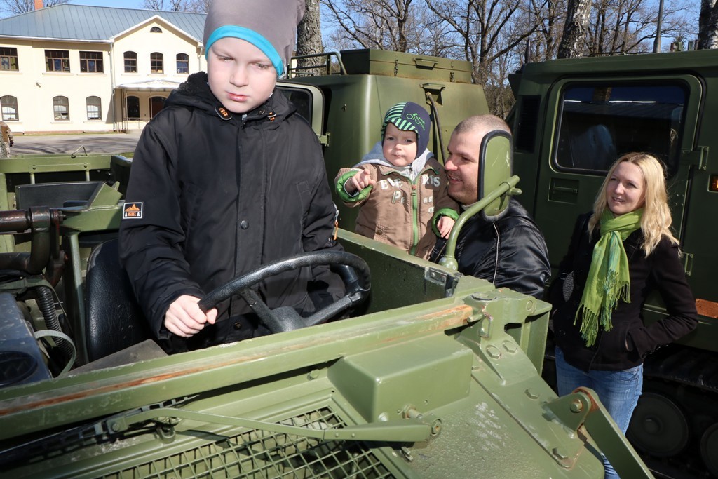 Svētkos ielūdz Zemessardze