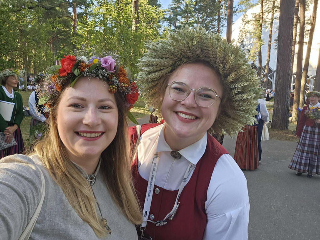 Svētku vainagu krāšņums