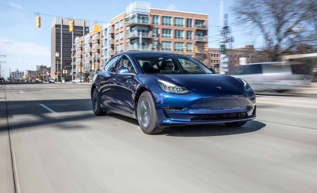 Tesla brauc uz Eiropu
