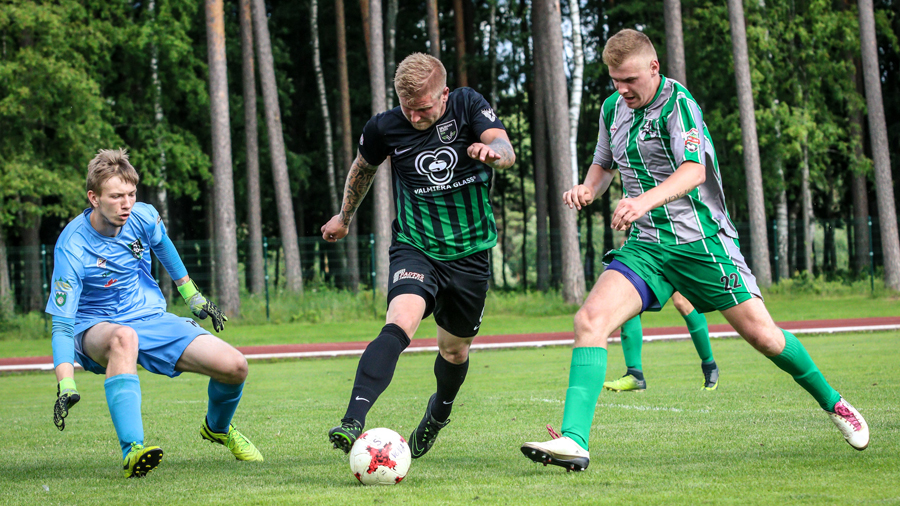 Tukuma vārti paliek neatslēgti