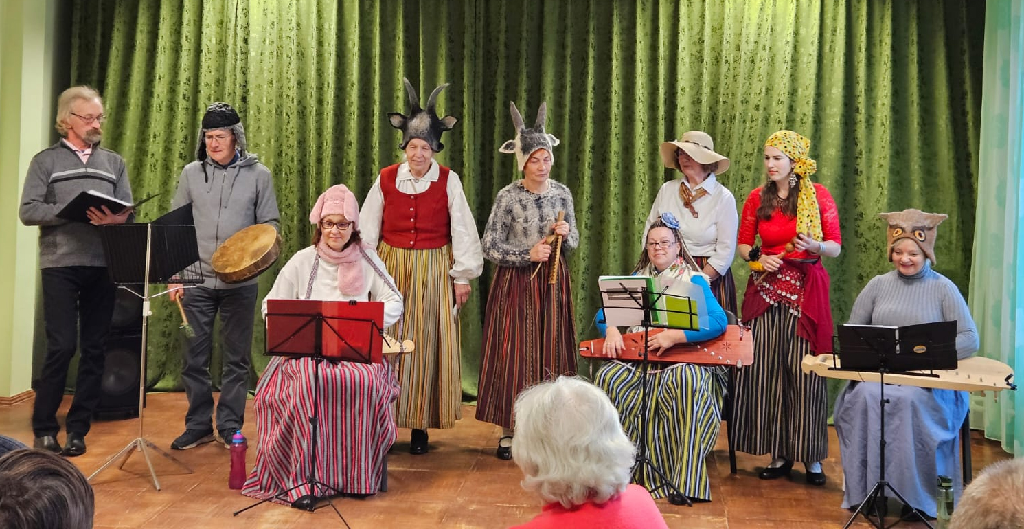 Tumšie rudens vakari pie TV? Nē, bibliotēkās!