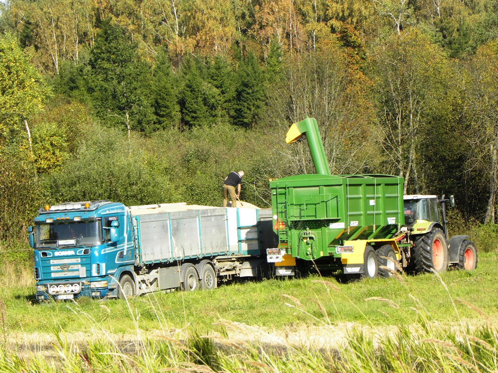 Uzmanību traktoristiem!