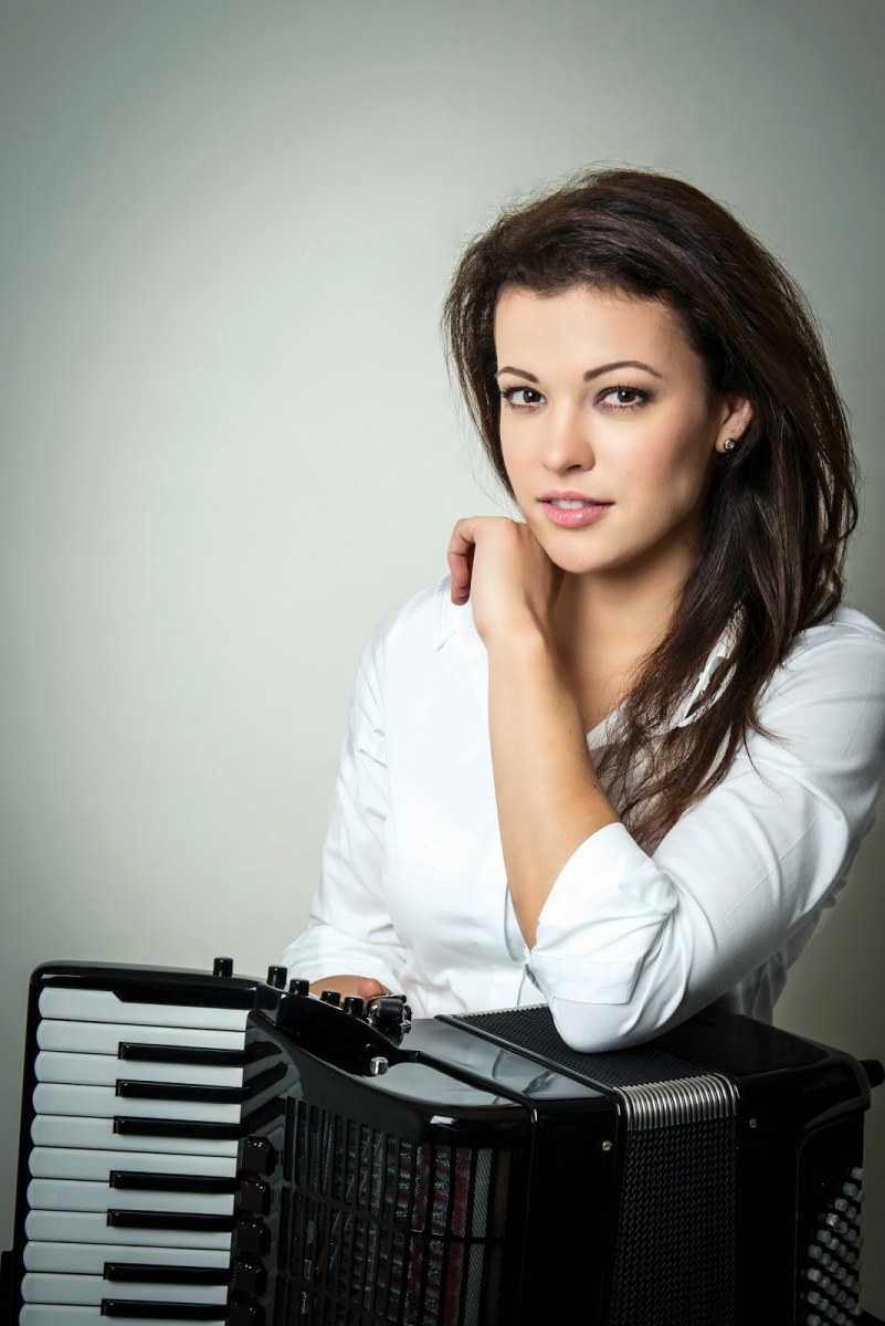 Uzstāsies pasaulslavenā akordeoniste Ksenija Sidorova