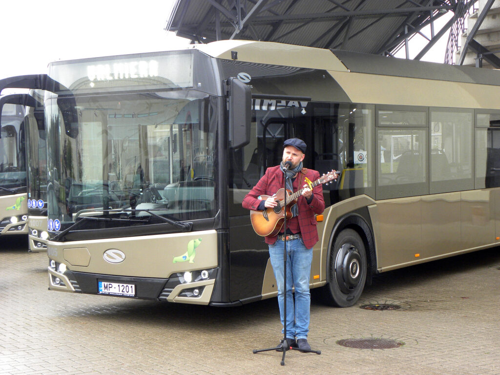 Valmierā deviņi jauni “Solaris” busi!