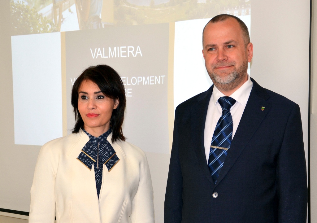 Valmierā viesojas Apvienoto Arābu Emirātu vēstniece