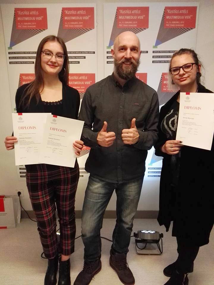 Valmieras Dizaina un mākslas vidusskolas audzēknēm lieliski panākumi valsts konkursā