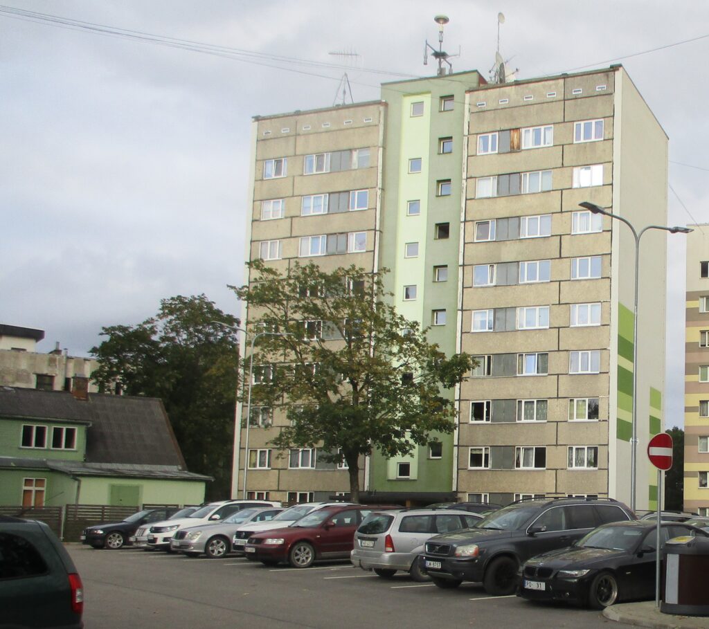 Valmieras Mūzikas skolas sākumgadi. Personību un ēku likteņi. II