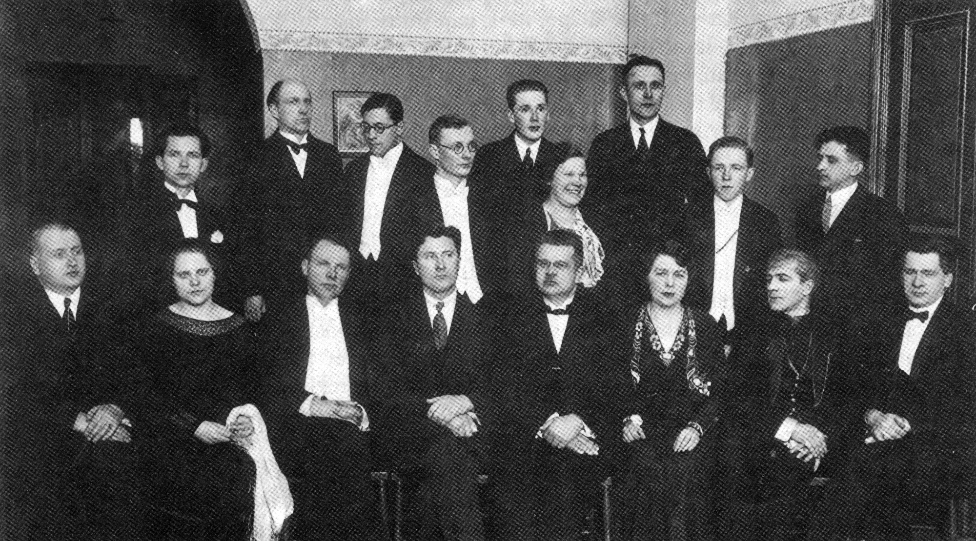 Valmieras Mūzikas skolas sākumgadi. Personību un ēku likteņi. IX