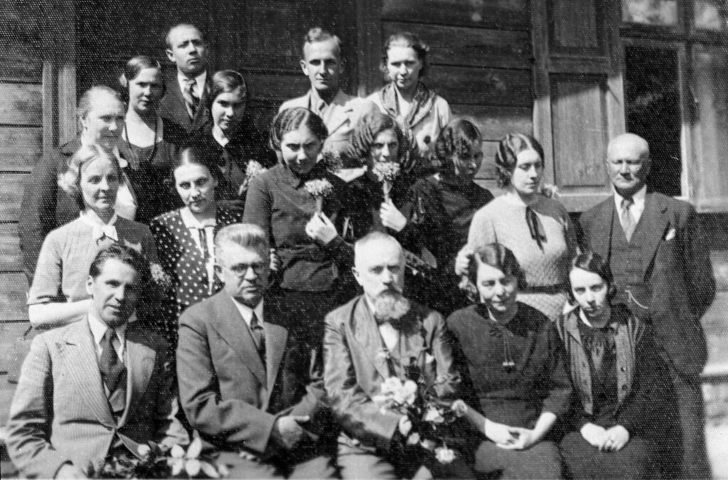 Valmieras Mūzikas skolas sākumgadi. Personību un ēku likteņi. XIII