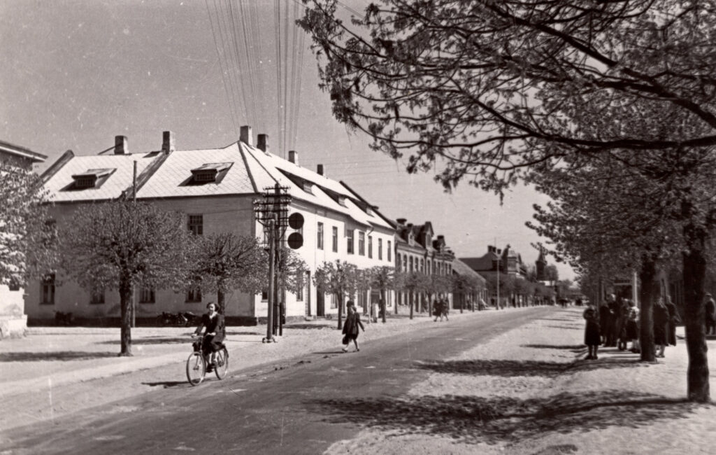 Valmieras Mūzikas skolas sākumgadi. Personību un ēku likteņi. XVII