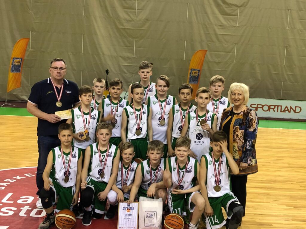 Valmieras U-12 basketbolistiem – LJBL bronza