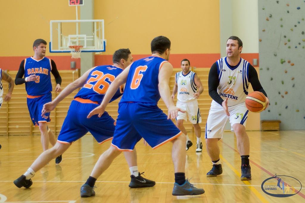 Valmieras pilsētas čempionātā basketbolā aizvadītas astoņas kārtas
