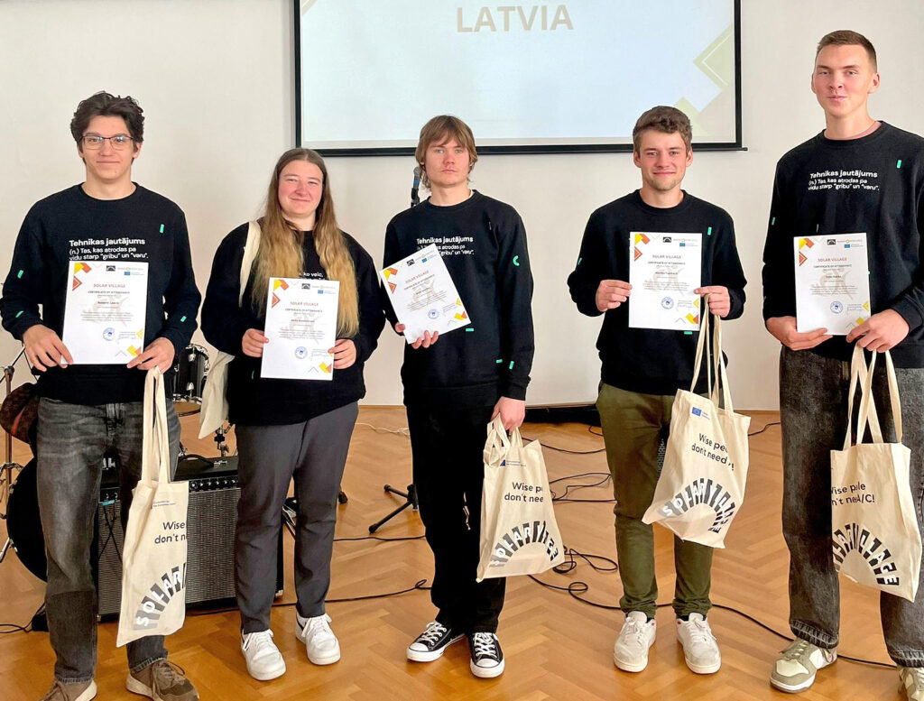 Valmieras tehnikuma audzēkņi piedalās Erasmus+ projekta «Solar Village» noslēguma konferencē