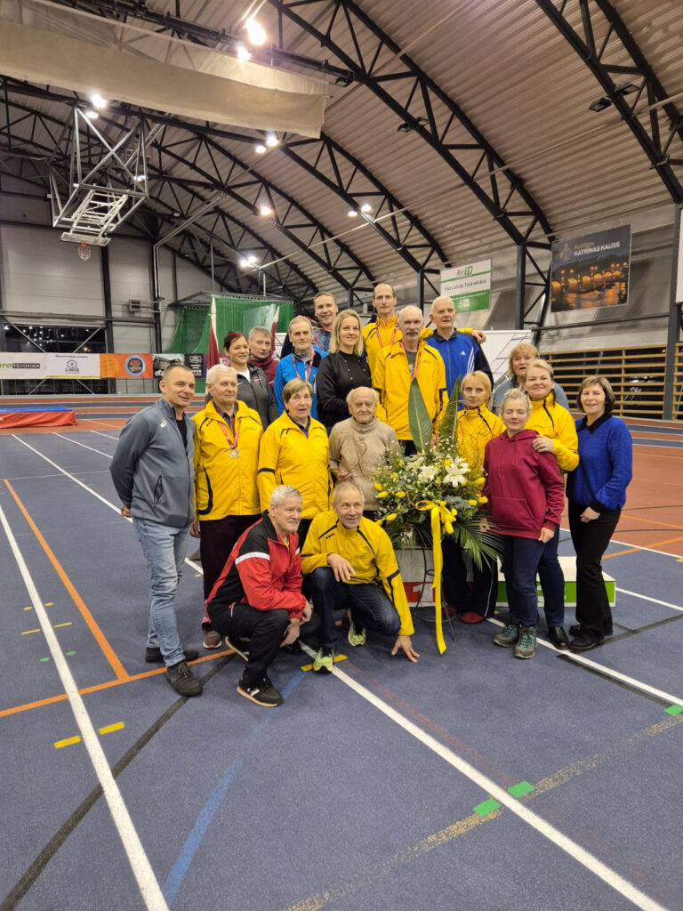 Valmierieši izcīna 2. vietu sporta spēlēs Kuldīgā