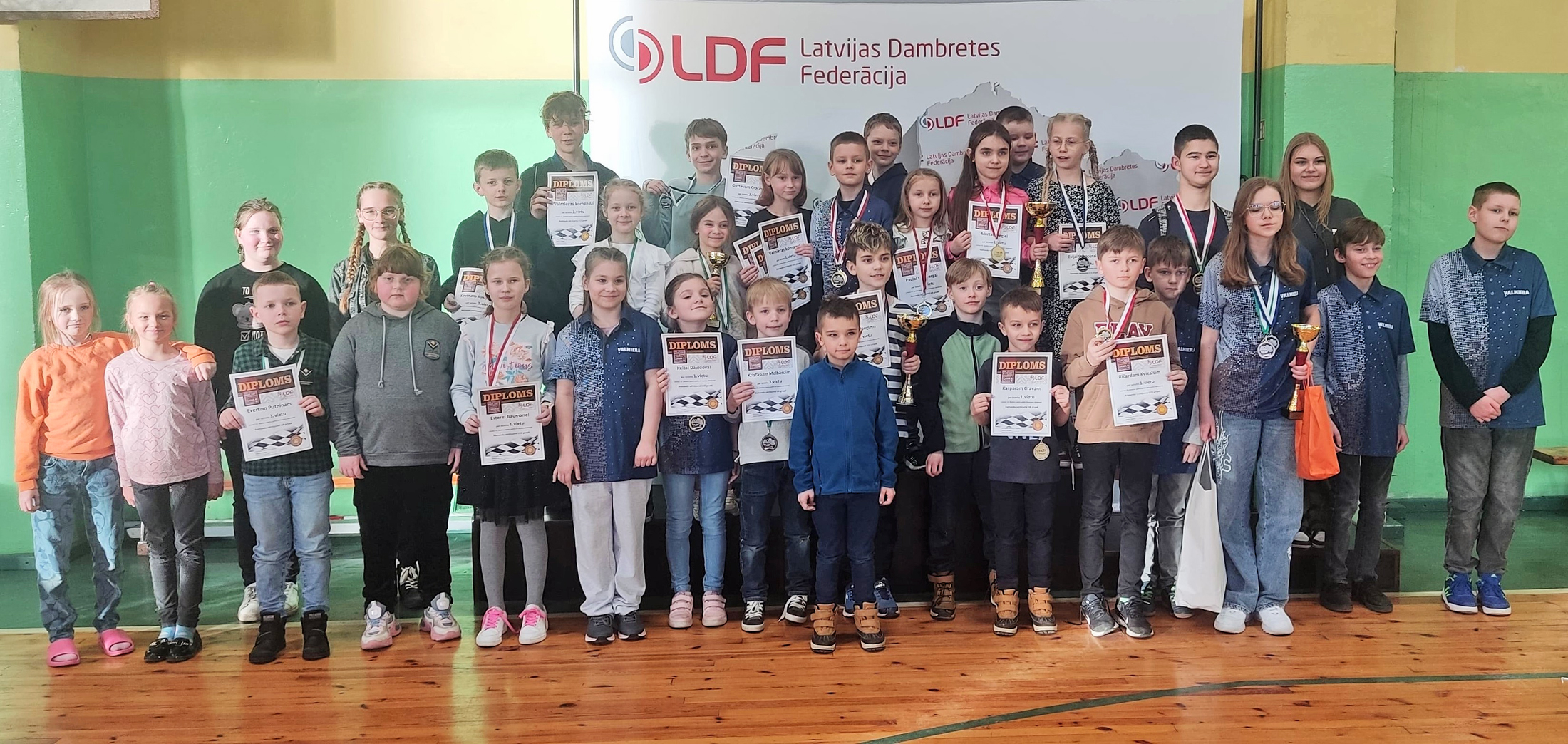 Valmierieši – Latvijas čempioni 64 lauciņu dambretē!