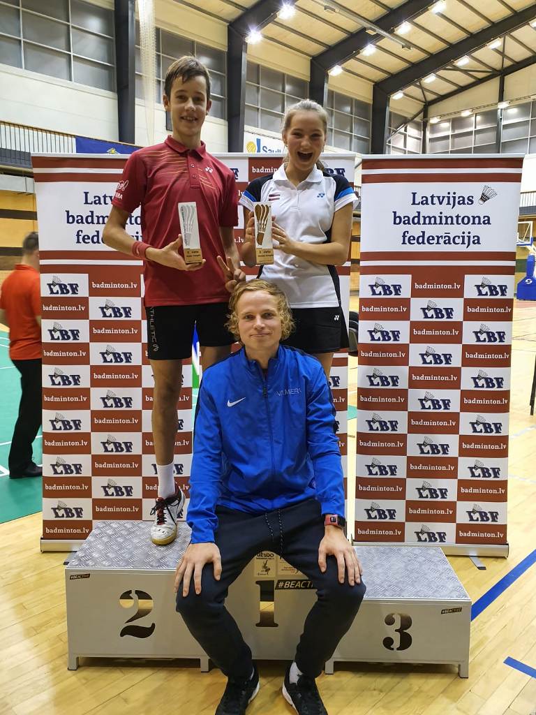 Valmieriešiem panākumi Latvijas U15 badmintona čempionātā