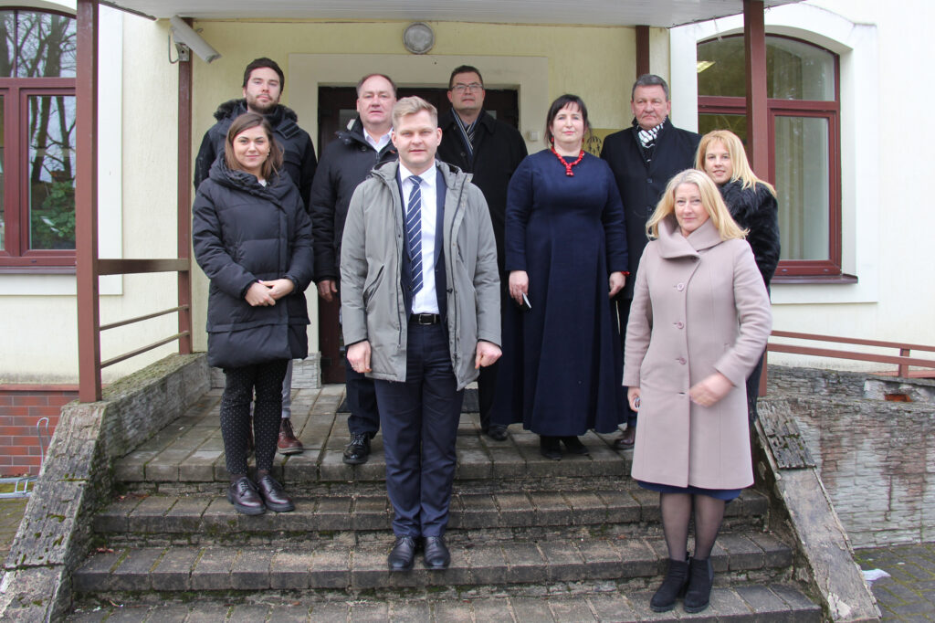 Valmieru apmeklē labklājības ministrs