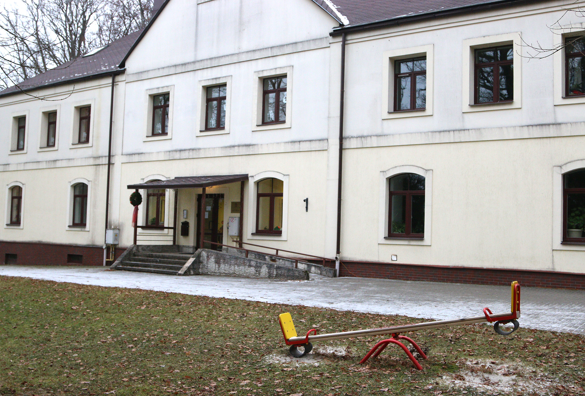 Vardarbību skata tuvplānā