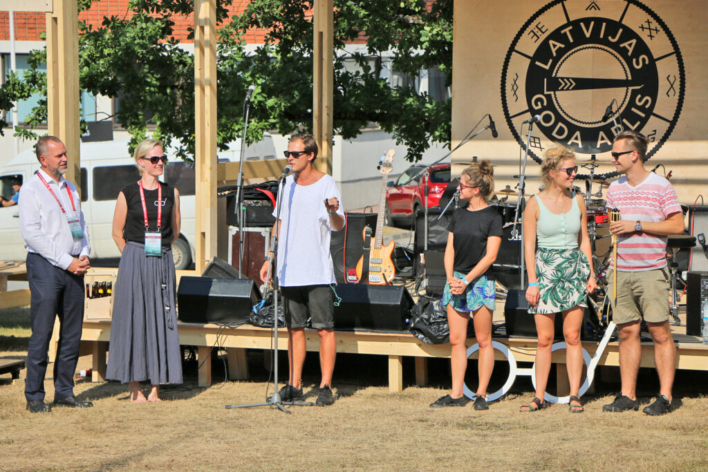 Vasaras teātra festivāls iedzīvina Valmieras centru