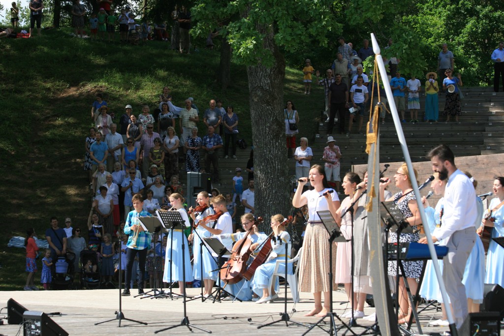 Vasarsvētki Neikenkalnā