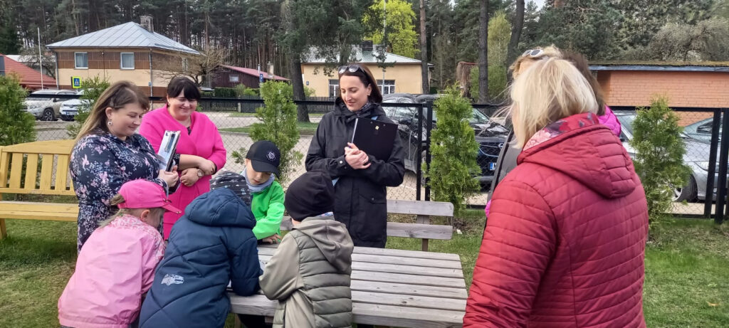 Veiksmīgi kāpt no laivas laivā