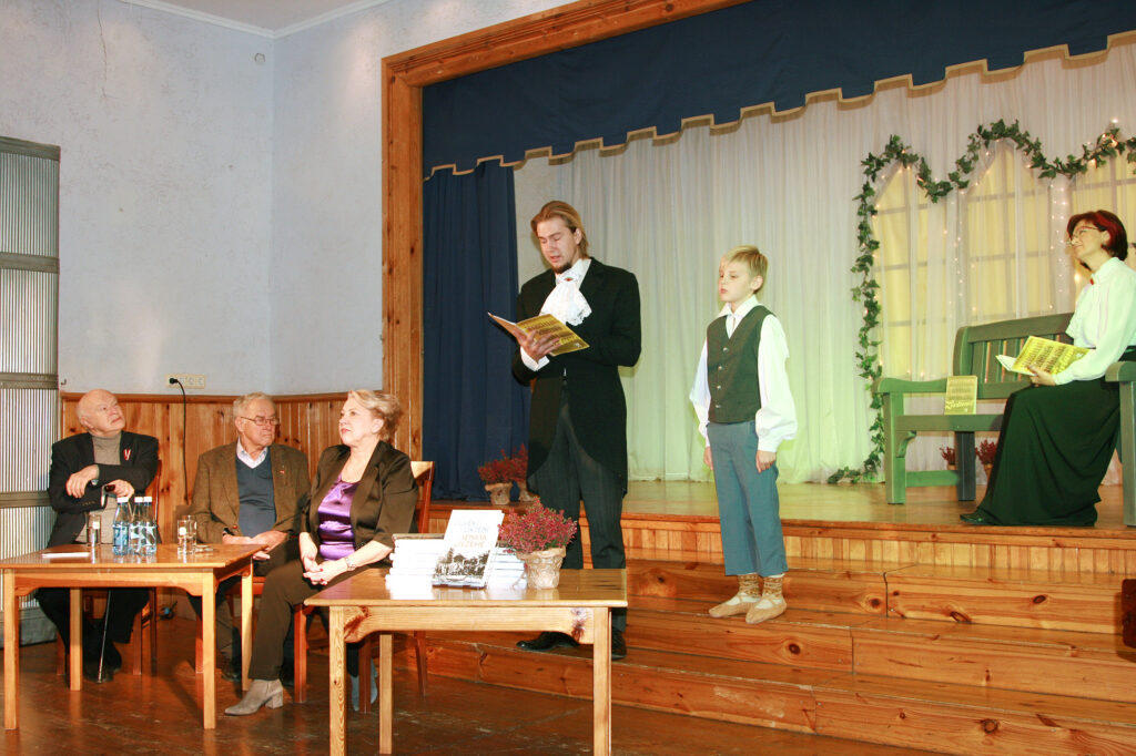 Vēsture atgriežas mājās