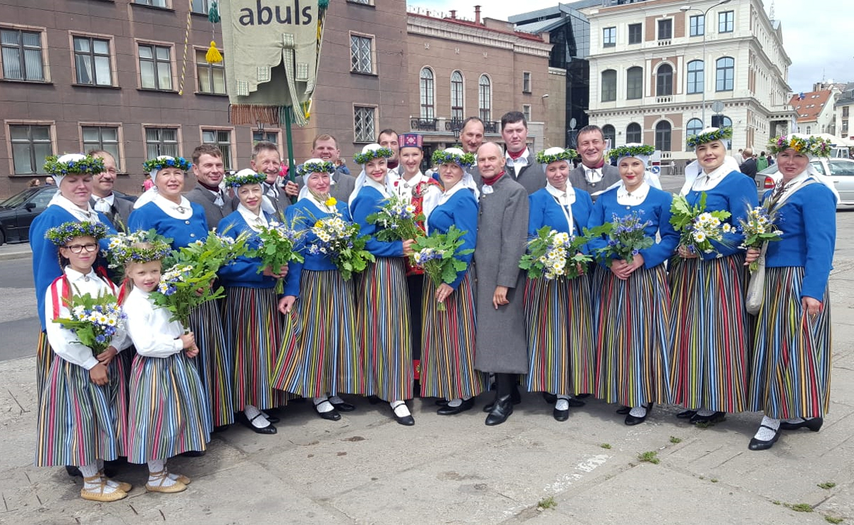 Vidējās paaudzes deju kopai «Abuls» – 35 gadi