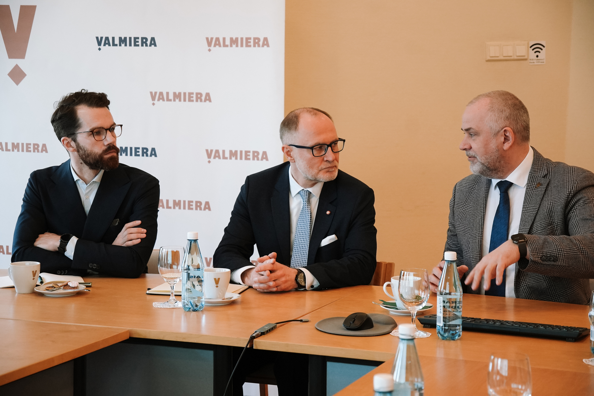 Vizītē Valmieras novadā viesojas aizsardzības ministrs Andris Sprūds
