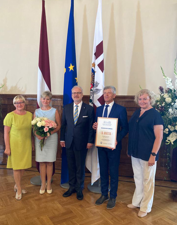 Zvaigžņu reitinga piecniekā Valmieras Valsts ģimnāzija